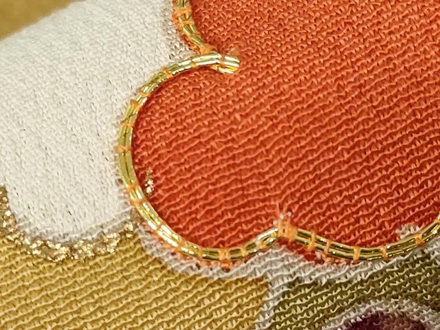 平和屋着物■豪華黒留袖　駒刺繍　色紙草花文　金彩　正絹　逸品　AABC2870st