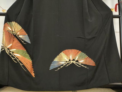 平和屋着物■豪華黒留袖　駒刺繍　枝松文　金彩　鬼しぼ縮緬　正絹　逸品　AABC2887st