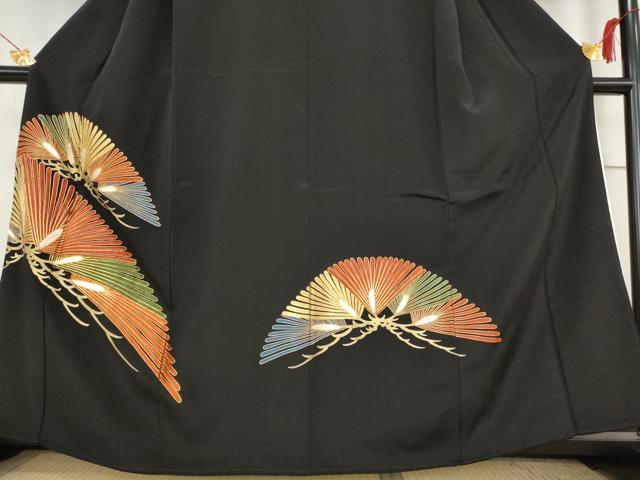 平和屋着物■豪華黒留袖　駒刺繍　枝松文　金彩　鬼しぼ縮緬　正絹　逸品　AABC2887st