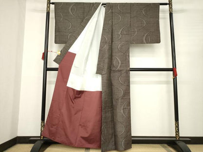 平和屋着物●本場大島紬　カタス7マルキ　幾何学文様　正絹　逸品　AABC3222ck
