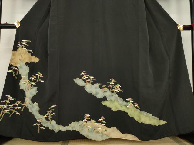 平和屋着物●創業130年　江戸染繍友禅　大彦　黒留袖　松　刺繍　金糸　金彩　正絹　逸品　AABC3227ck