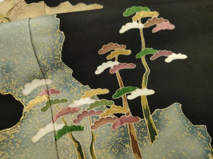 平和屋着物●創業130年　江戸染繍友禅　大彦　黒留袖　松　刺繍　金糸　金彩　正絹　逸品　AABC3227ck