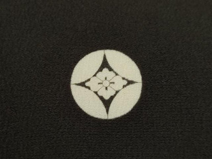 平和屋着物●創業130年　江戸染繍友禅　大彦　黒留袖　松　刺繍　金糸　金彩　正絹　逸品　AABC3227ck