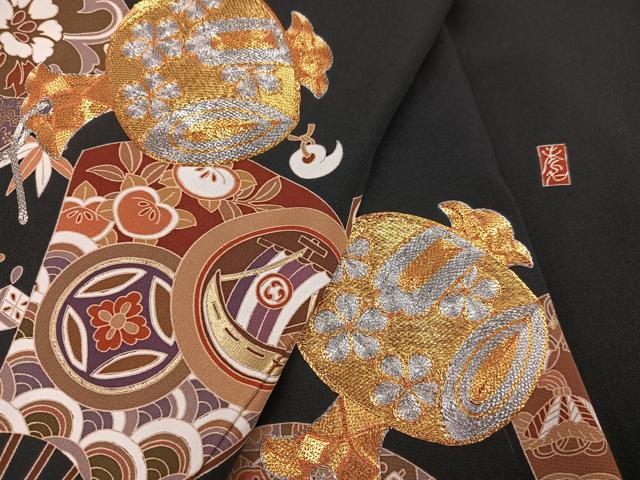 平和屋着物●豪華黒留袖 作家物 駒刺繍 打ち出の小槌 扇面吉祥花宝尽くし 金彩 正絹 逸品 AABC3347ph