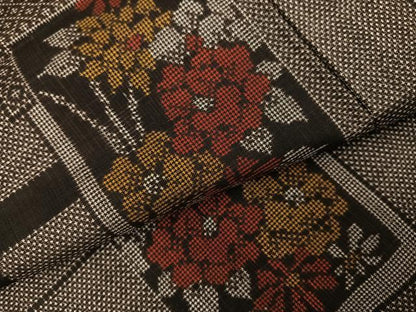 平和屋着物●本場大島紬　一元7マルキ　色紙草花文　三越扱い　正絹　逸品　未使用　AABC3353ph
