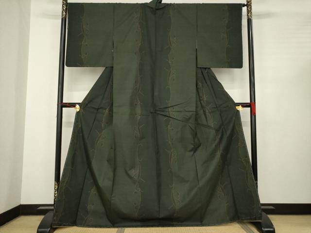 平和屋着物●本場大島紬　カタス7マルキ　花唐草文　黒地　正絹　逸品　AABC3533ck