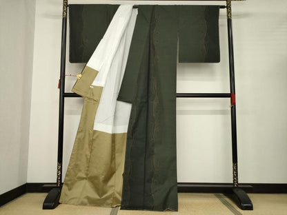 平和屋着物●本場大島紬　カタス7マルキ　花唐草文　黒地　正絹　逸品　AABC3533ck