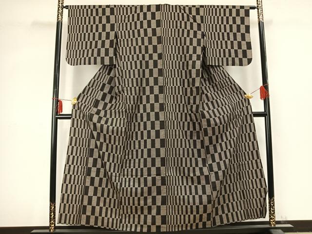 平和屋着物▽本場大島紬 単衣 7マルキ 色紙文 正絹 逸品 AABC3737fy