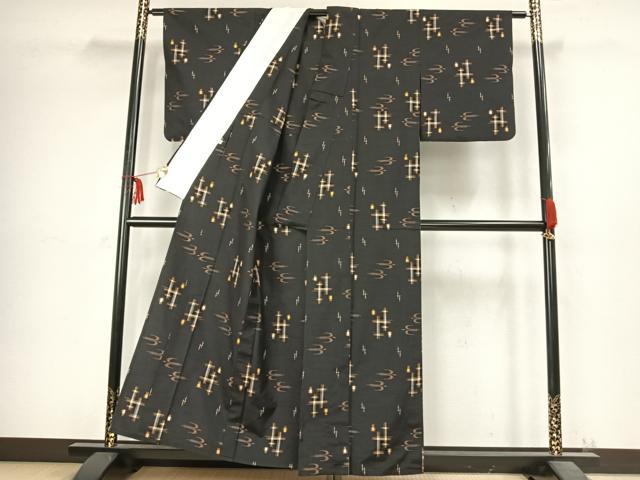 平和屋着物▽上質な紬 単衣 琉球絣 黒地 正絹 逸品 AABC4020fy