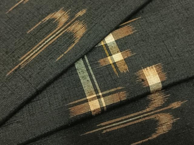 平和屋着物▽上質な紬 単衣 琉球絣 黒地 正絹 逸品 AABC4020fy