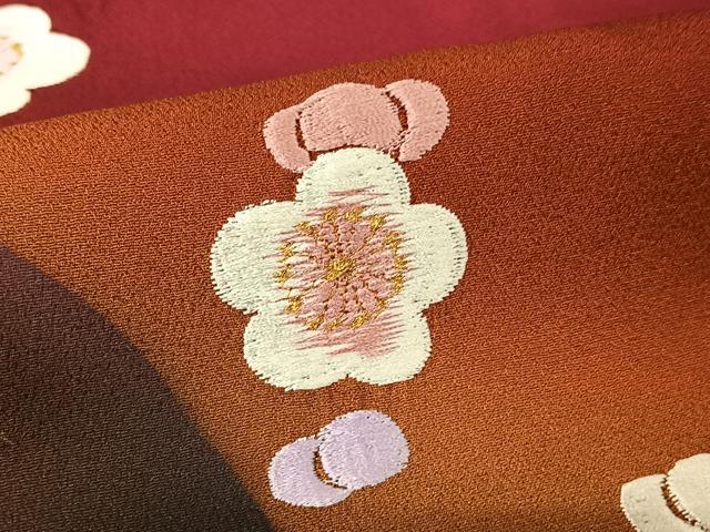 平和屋着物●豪華振袖　刺繍　舞梅文　暈し染め　金糸　正絹　逸品　AABC4990zg