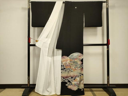 平和屋着物■豪華黒留袖　駒刺繍　流水扇面風景文　金銀彩　正絹　逸品　AABC5291sx