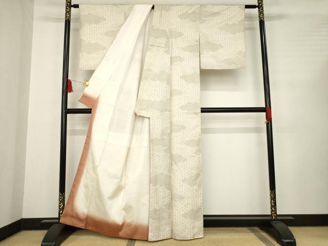 平和屋着物●本場大島紬　白大島　カタス7マルキ　雲重ね麻の葉文　正絹　逸品　AABC6114ck
