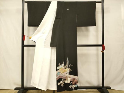 平和屋着物■豪華黒留袖　手描き　刺繍　松皮菱草花文　金彩　正絹　逸品　AABC7204fw