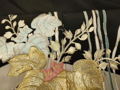 平和屋着物■豪華黒留袖　手描き　刺繍　松皮菱草花文　金彩　正絹　逸品　AABC7204fw