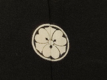 平和屋着物■豪華黒留袖　手描き　刺繍　松皮菱草花文　金彩　正絹　逸品　AABC7204fw