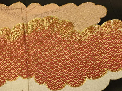 平和屋着物■豪華黒留袖　駒刺繍　吉祥雲取り文　金彩　正絹　逸品　AABC7210fw