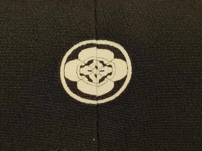 平和屋着物■豪華黒留袖　駒刺繍　吉祥雲取り文　金彩　正絹　逸品　AABC7210fw