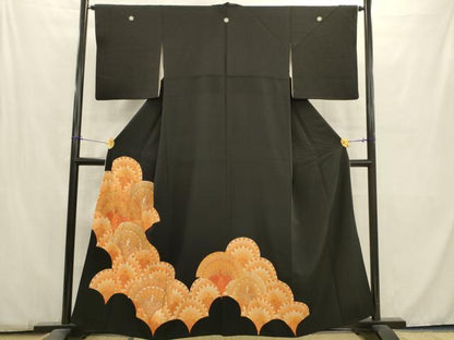 平和屋着物■豪華黒留袖　駒刺繍　孔雀青海波　金彩　正絹　逸品　AABC7382ma
