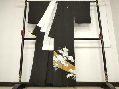 平和屋着物■豪華黒留袖　駒刺繍　草花文　金彩　正絹　逸品　AABC8169st