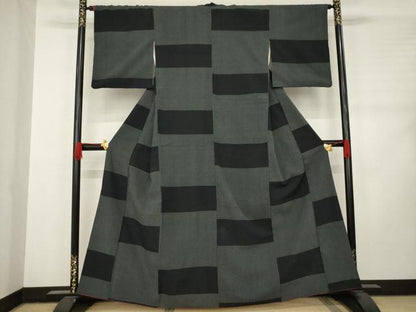 平和屋着物●本塩沢　横段文　黒地　正絹　逸品　AABC9270ck