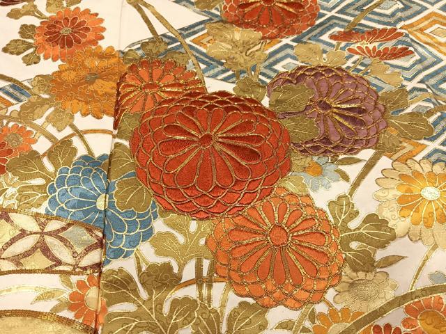 平和屋着物●豪華振袖 駒刺繍 草花文 金彩 正絹 逸品 AABC9329ph