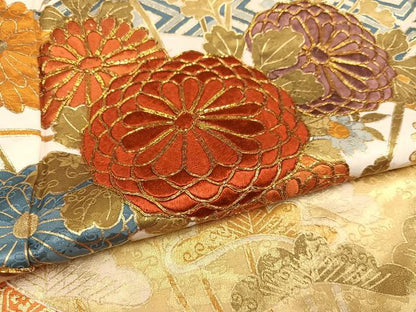 平和屋着物●豪華振袖 駒刺繍 草花文 金彩 正絹 逸品 AABC9329ph