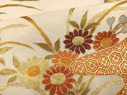 平和屋着物●豪華振袖 駒刺繍 草花文 金彩 正絹 逸品 AABC9329ph