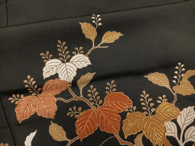 平和屋着物●豪華黒留袖　駒刺繍　枝花文　金彩　正絹　逸品　AABC9331ph
