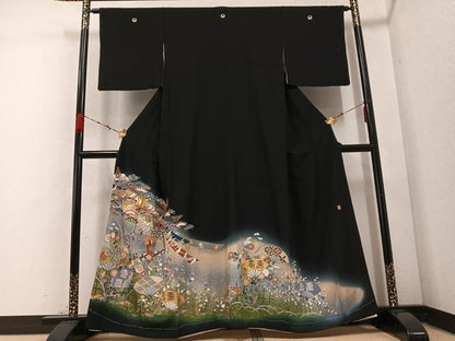 平和屋着物●豪華黒留袖　作家物　駒刺繍　松竹梅扇面花文　暈し染め　金彩　正絹　逸品　AABC9706ph