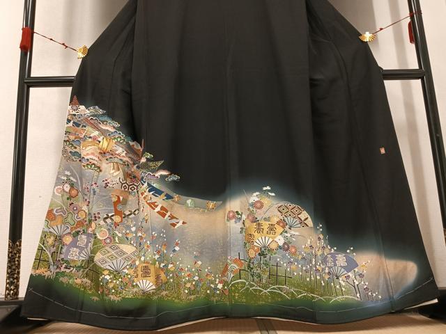 平和屋着物●豪華黒留袖　作家物　駒刺繍　松竹梅扇面花文　暈し染め　金彩　正絹　逸品　AABC9706ph