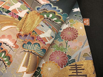 平和屋着物●豪華黒留袖　作家物　駒刺繍　松竹梅扇面花文　暈し染め　金彩　正絹　逸品　AABC9706ph