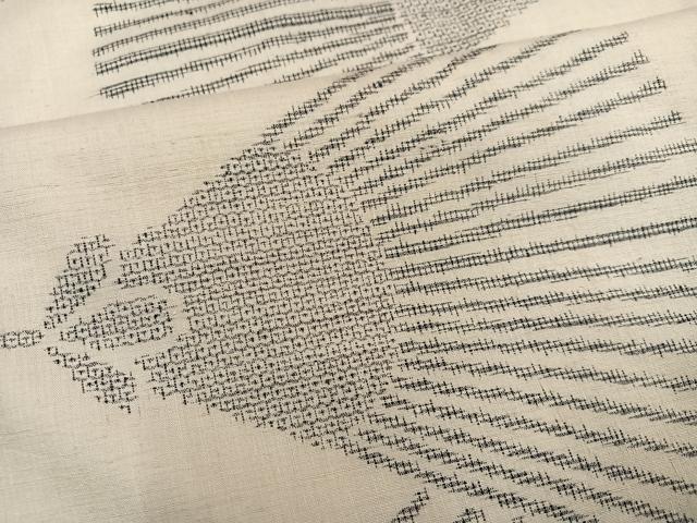 平和屋着物●本場結城紬　重要無形文化財　100亀甲　枝松文　正絹　逸品　AABC9713ph 平和屋着物○本場結城紬 重要無形文化財 100亀甲 枝松文 正絹 逸品