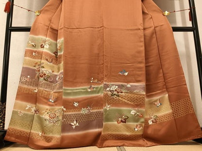 平和屋着物●訪問着　駒刺繍　舞蝶文　草花　暈し染め　金彩　正絹　逸品　AABC9777ph