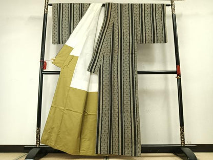 平和屋着物●本場大島紬　割込み絣　麻の葉文様　正絹　逸品　AABD0443fy