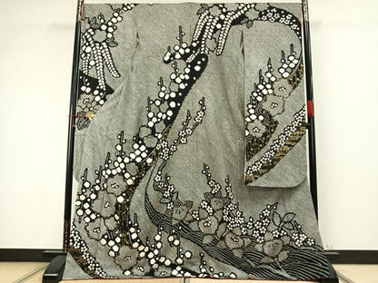 平和屋着物●豪華振袖　絞り　舞花文　黒地　金彩　ロング丈　正絹　逸品　AABD0539fy