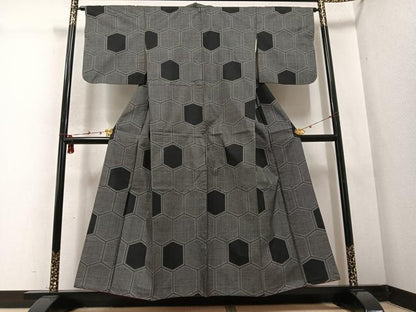平和屋着物●本場大島紬　一元絣　亀甲文　正絹　逸品　AABD0771ph