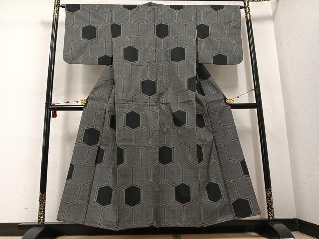 平和屋着物●本場大島紬　一元絣　亀甲文　正絹　逸品　AABD0771ph