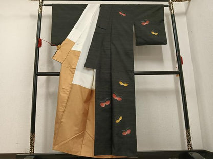 平和屋着物●訪問着 紬地 手描き 舞蝶文 黒地 金彩 正絹 逸品 AABD0778ph