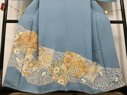 平和屋着物●創業460年・千總　色留袖　駒刺繍　花唐草文　金彩　三越扱い　正絹　逸品　未使用　AABD0836ph