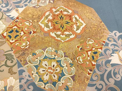 平和屋着物●創業460年・千總　色留袖　駒刺繍　花唐草文　金彩　三越扱い　正絹　逸品　未使用　AABD0836ph
