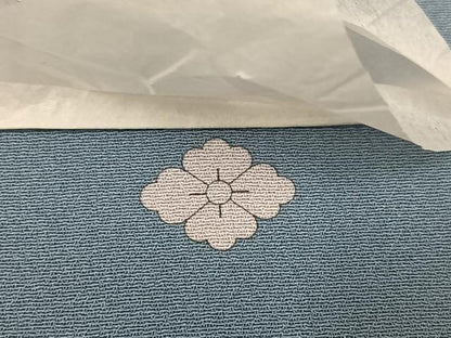 平和屋着物●創業460年・千總　色留袖　駒刺繍　花唐草文　金彩　三越扱い　正絹　逸品　未使用　AABD0836ph