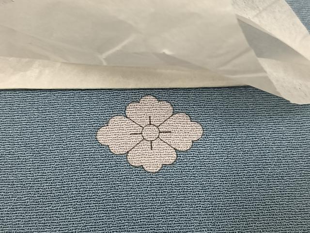 平和屋着物●創業460年・千總　色留袖　駒刺繍　花唐草文　金彩　三越扱い　正絹　逸品　未使用　AABD0836ph