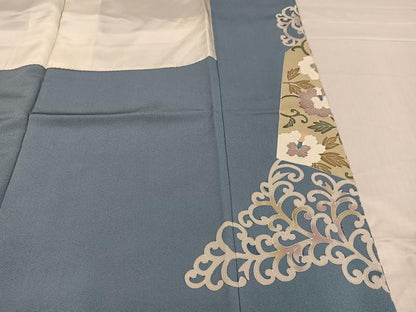 平和屋着物●創業460年・千總　色留袖　駒刺繍　花唐草文　金彩　三越扱い　正絹　逸品　未使用　AABD0836ph