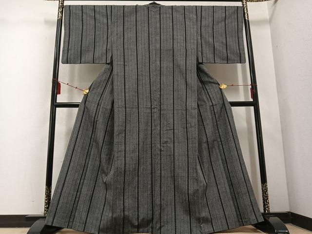 平和屋着物▽上質な紬　単衣　雲重ね御所車文　黒色　正絹　逸品　DAAX3125az 平和屋着物▽上質な紬 単衣 雲重ね御所車文 黒色 正絹 逸品 DAAX3125az