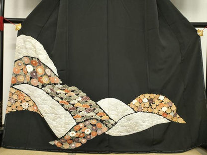 平和屋着物●豪華黒留袖　友禅　刺繍　遠山吉祥花文　金彩　仮絵羽　正絹　逸品　未使用　AABD1618ck