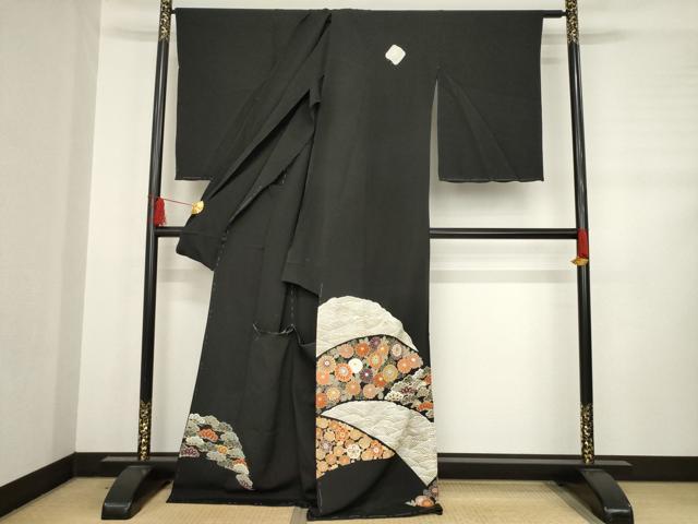 平和屋着物●豪華黒留袖　友禅　刺繍　遠山吉祥花文　金彩　仮絵羽　正絹　逸品　未使用　AABD1618ck
