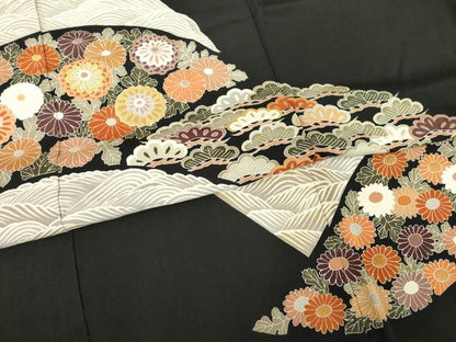 平和屋着物●豪華黒留袖　友禅　刺繍　遠山吉祥花文　金彩　仮絵羽　正絹　逸品　未使用　AABD1618ck