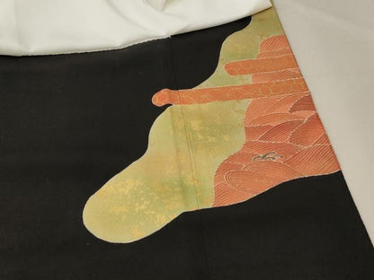 平和屋着物■豪華黒留袖　作家物　駒刺繍　エ霞み立波飛鶴文　金彩　正絹　逸品　AABD2040st