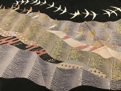 平和屋着物■豪華黒留袖 駒刺繍 飛鶴文 金銀彩 正絹 逸品 AABD2243oa